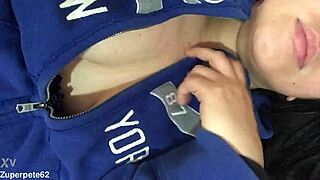 Cachonda Ama De Casa Mi Hermanastra Crystal Se Masturba Ella Es Muy Hot Y Le Encanta Grabarse Para Sus Fans!