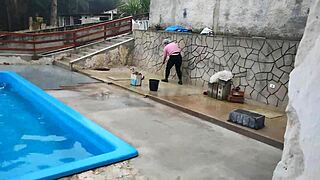 Bricklayer Convinces Boss's Wife For Blowjob In Bathroom!