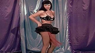 Hey, ever seen a sexy retro tribute to Betty Page in vintage style?