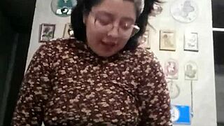 maria se entrena para ser penetrada