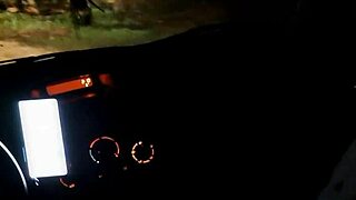 Girlfriend fucks stranger in car