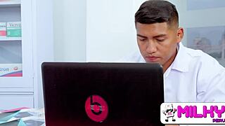 So, Thaina Fields screws the doctor in hospital while her husband watches.