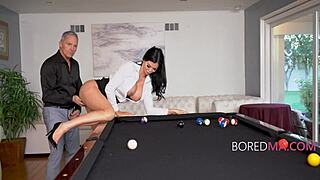 i see two men use this milf like nobodys bussiness