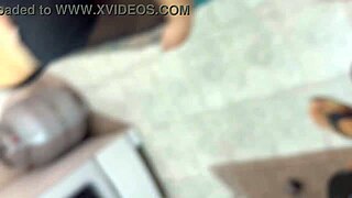 Enganei minha meia-irmã testando sabores, duvido vocês não gozar em um minuto com isso que ela faz vídeo completo sheer e red