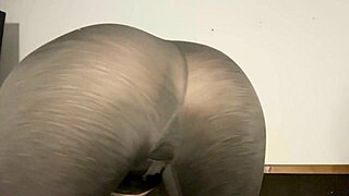I’m teasing my ass in yoga pants, solo bondage squirt.