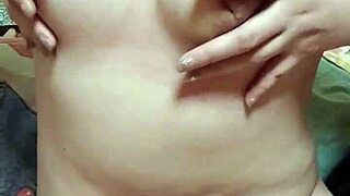 【粉墨人生】骚货销售为上位，傍晚偷偷跟自己老板裸聊