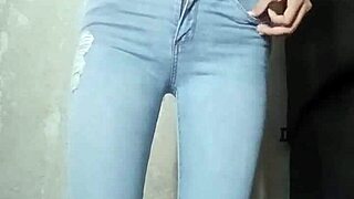 Teacher sends nudes, tight vagina 😘