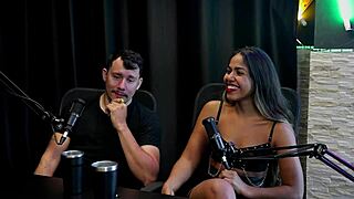 Girl Thinks It's Prostitution Collab, Gets Fetish Advice From Singer!