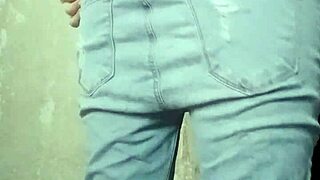 Teacher sends nudes, tight vagina 😘