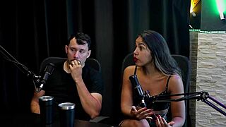 Girl Thinks It's Prostitution Collab, Gets Fetish Advice From Singer!