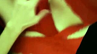 Masturbandome rico mira mi lechita latina en lingerie negra