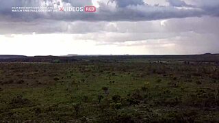 ESSA NOVINHA SABE O QUE FAZER COM ESSA ROLA DA UMA OLHADA NISSO