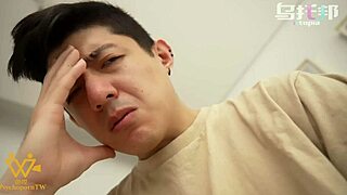 밀프 보스가 집에서 나를 큰 엉덩이 크림파이 서프라이즈로 잡았어 😏