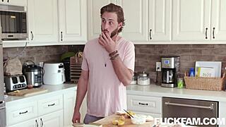 Hey, older stepsis Vanna Bardot just got back home 😊