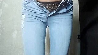 Teacher sends nudes, tight vagina 😘