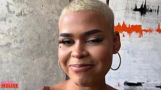 Essa Gata De 20 Aninhos Gosta De Sexo E O Namorado Corno Gosta De Ver Vídeos Dela Trepando