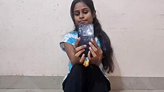 Sex master enjoys hot romantic sex with chubby indian bhabhi