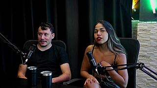 Girl Thinks It's Prostitution Collab, Gets Fetish Advice From Singer!