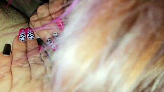 Secretary's big ass ready for boss 😘