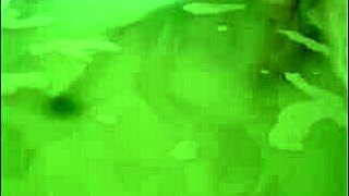 Bride masturbates to orgasm in solo bath with toys.