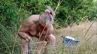 Esclave F Sur L'autoroute Uro Et Fellation!