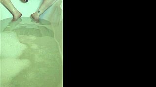 Bride masturbates to orgasm in solo bath with toys.