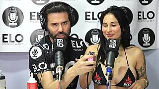 Colombian Jenifer Play in interview turning into threesome excitement