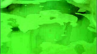 Bride masturbates to orgasm in solo bath with toys.