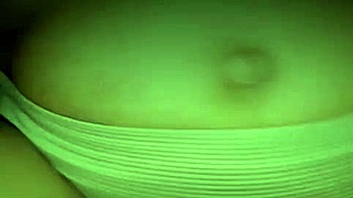 Paling hot mamasuka kontol ke memek ibu mertua.