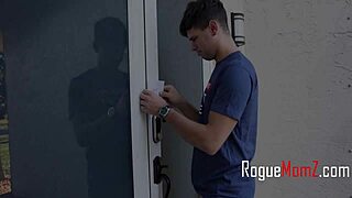 My milf boss make me fuck her man to save her relashionship, it's so hot