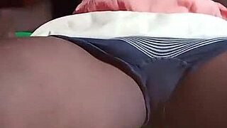 Kenyan shemale cums hard