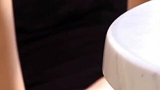 i'm a petite brunete japaneze babe in classee lingeree enjoing solo masturbaition with pantees