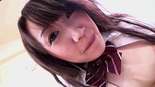 日本18+少女火辣大奶导致手指插她毛茸茸的阴户