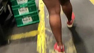 ebony thick booty walking candid in spandex leggings while spying on her ass