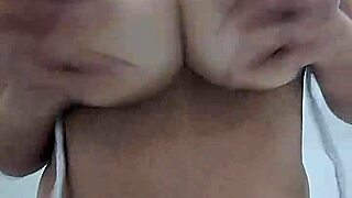 i love showing off my big natural tits for you