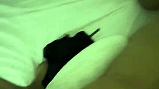 Vecina viene por su dosis de leche