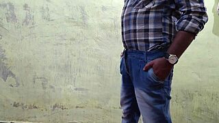 Bhabhi in Pink Saree Gets Pussy Torn!