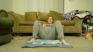 Anastaisa squirts while fingering her clit in leggings for the first time 😈💦