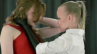 Lady in red uses strapon