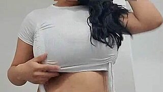 i love showing off my big natural tits for you