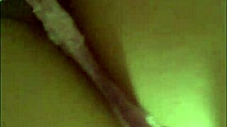 Mira que rica lenceria me regala un fan quieres ver que rico me masturbo