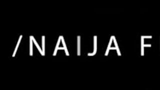 Ivásverseny felülről látható bugyik nélkül és kövér résztvevőkkel