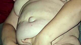 Flicking her bean till she cums hard