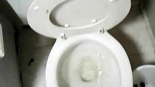 i saw a nude pic and it made me piss in the shower lol