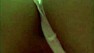 Mira que rica lenceria me regala un fan quieres ver que rico me masturbo