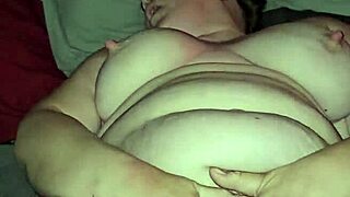 Flicking her bean till she cums hard