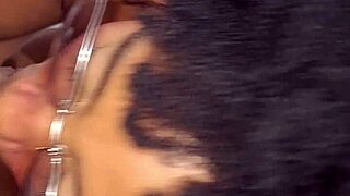 fiquei desfilando de calcinha na frente do meu padrasto até ele me comer gostoso?