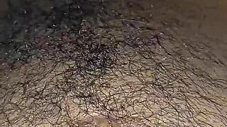 convidei minha vizinha para assistir um filme e ela faz sexo oral