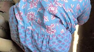 Women Fuck Labor Contractor For Extra Money