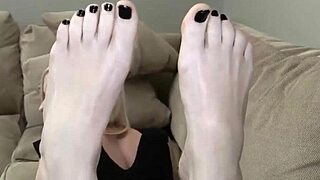 sierra cure's tiny feet get worshiped and fucked 😍